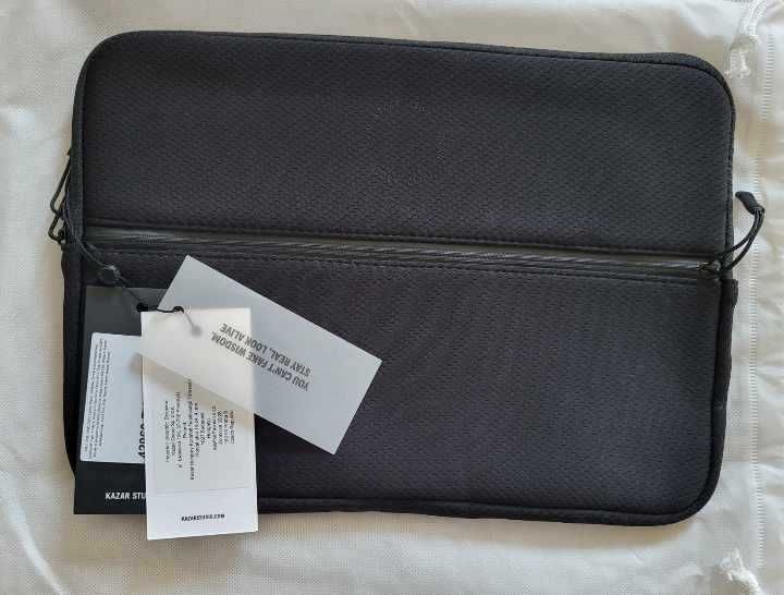 KAZAR STUDIO, NOWE! Czarne etui na laptop  wym. 35cm x 25cm