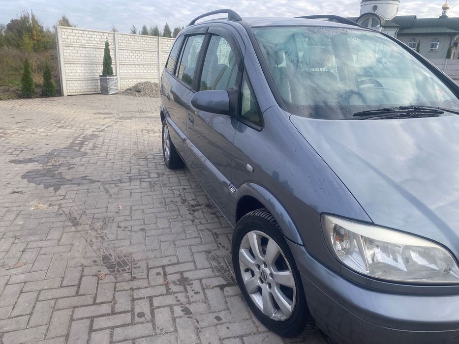 Opel Zafira 1.8 бензин