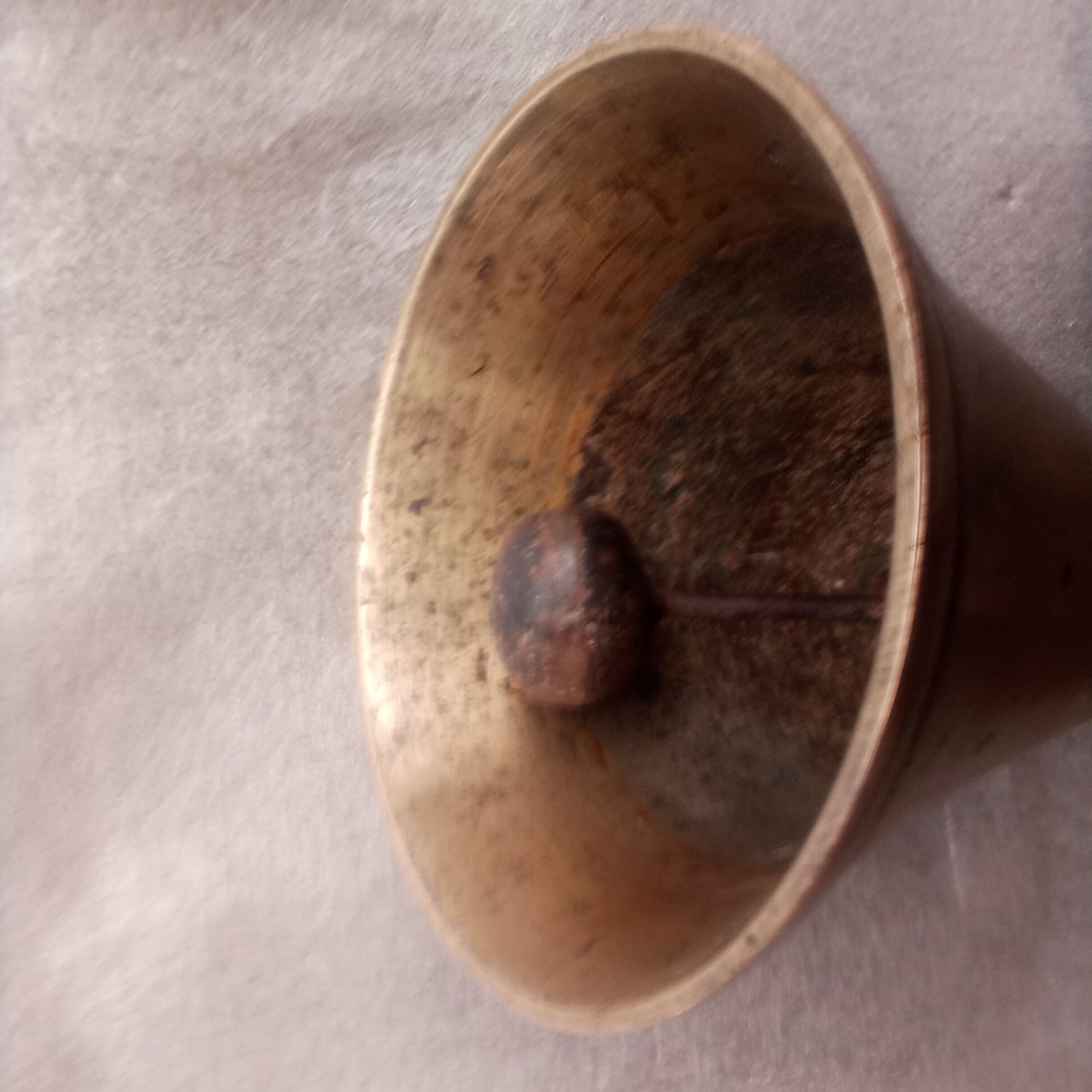 Оригинальный бронзовый колокольчик из бронзы и рога. Англия.

1 400 гр