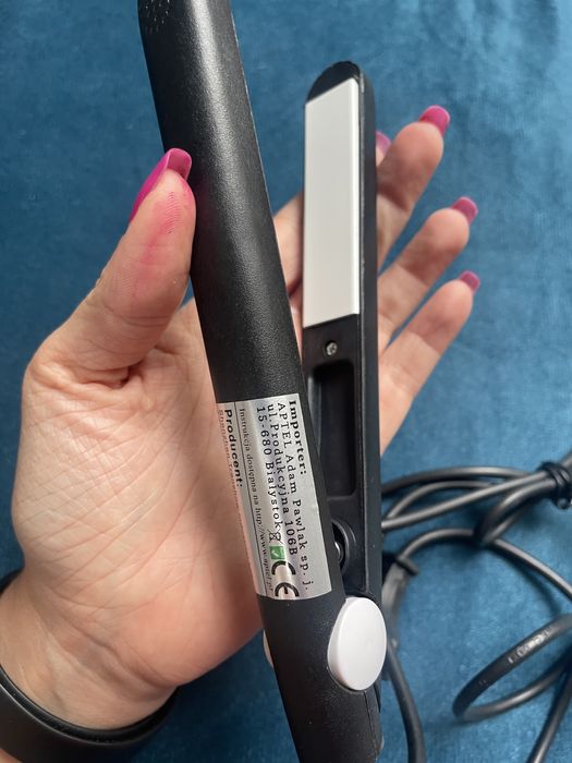 Mała prostownica do włosów