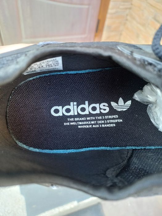 abibas кросівки 44, 42 розміри