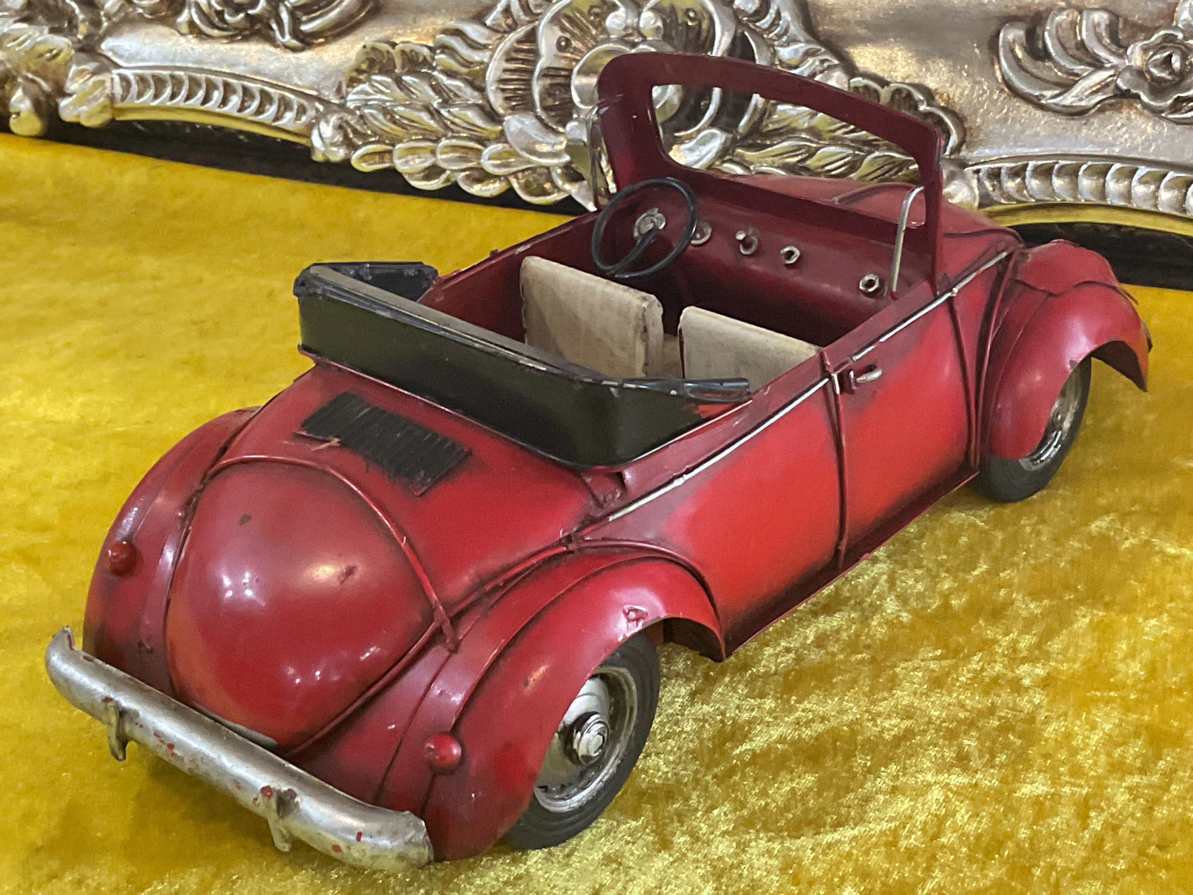 Carocha metal decor vermelho