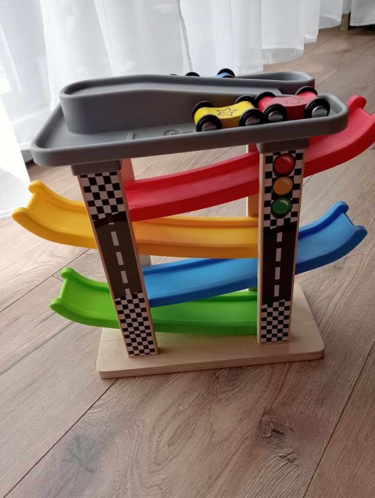 Tor samochodowy drewniany Zjeżdżalnia