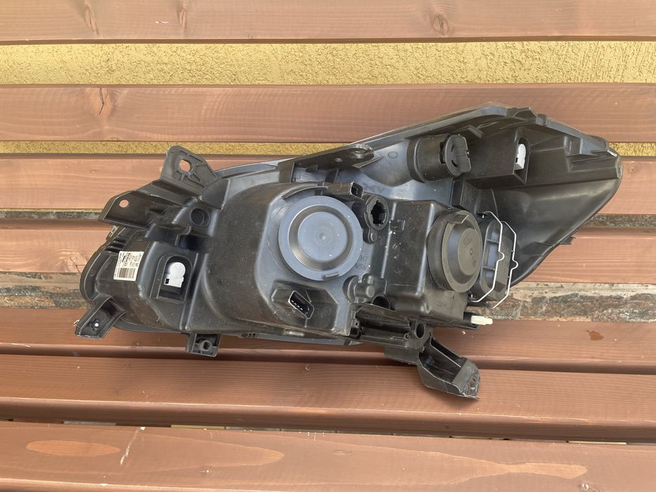 Фара Рено Кліо права