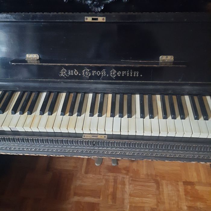 Pianino stare do remontu