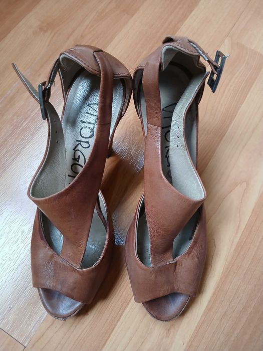 Sapatos castanhos 36 - 5€