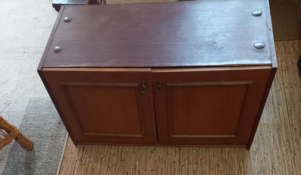 Тумба під телевізор