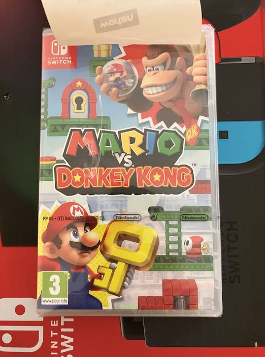 Nintendo Switch NOVA com um jogo