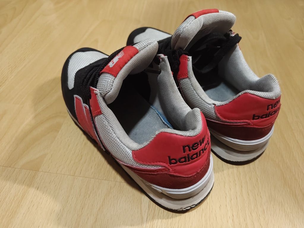 New Balance 574 .