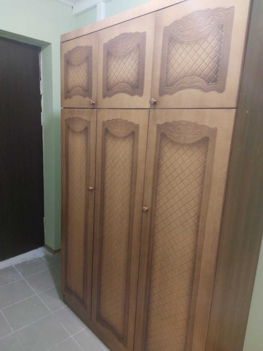 Продаж 1 кімнатної квартири разом з перукарнею.