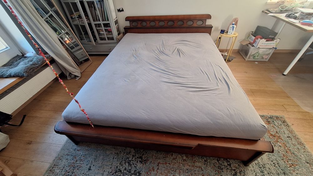 Łóżko drewniane 160x200 z materacem