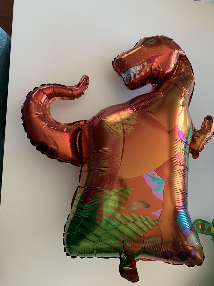 Balões em formato grande - festa tema dinossauro