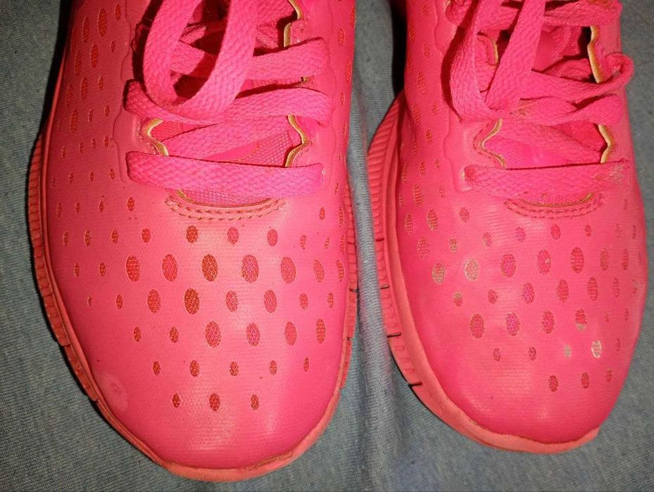 Продам Кросівки NIKE 3 Пари + Подарунки