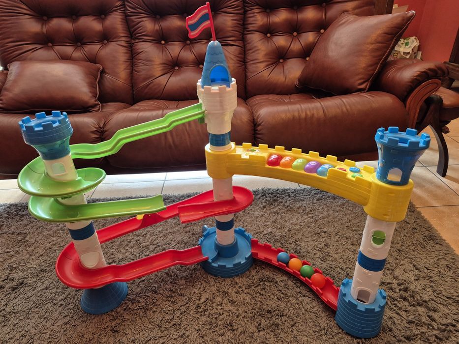 Duży kulodrom z pianinem