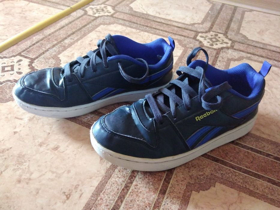 Buty chłopięce Reebok granatowe r. 37