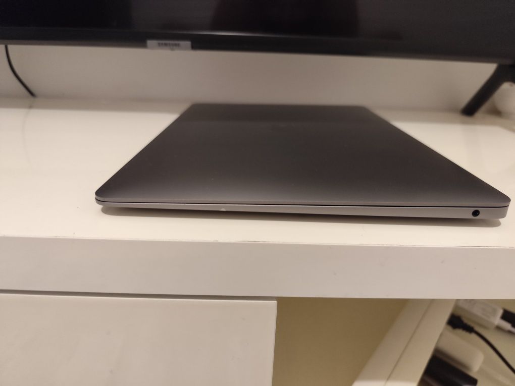 MacBook Air 13 / M1 / 16gb / 1TB (1024gb) / Adobe , Office