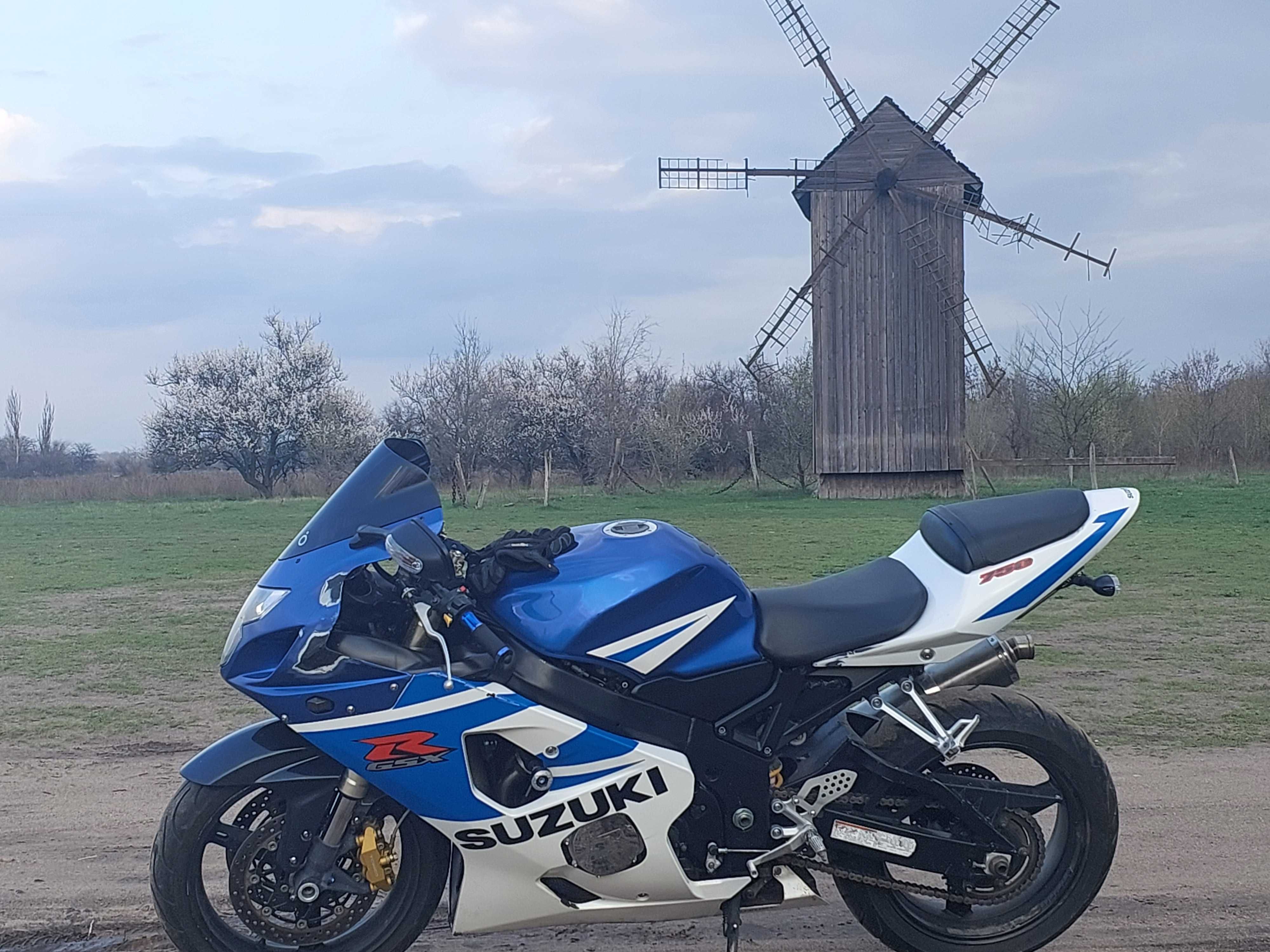 Suzuki GSX-R 750