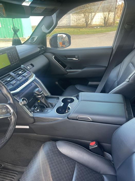 Toyota Land Cruiser 300