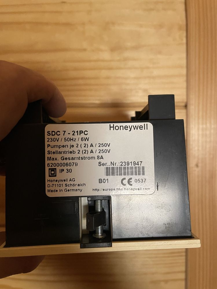 Контролер Resideo (Honeywell) Smile СМАЙЛ SDC7-21N (SDC7-21N)