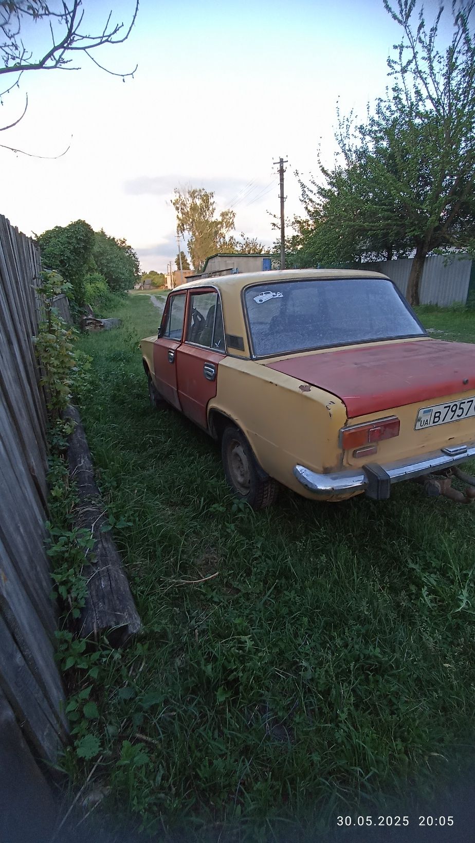 Продам машину кому дана срочно
