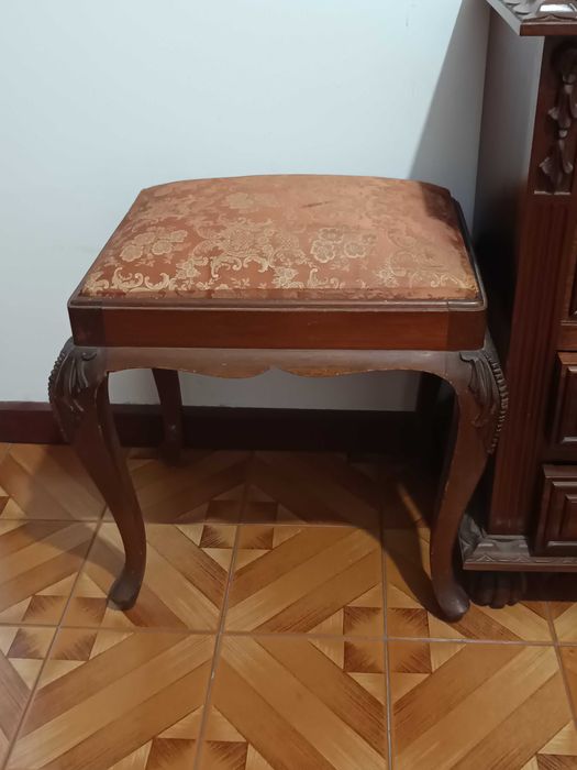 Conjunto de quarto antigo