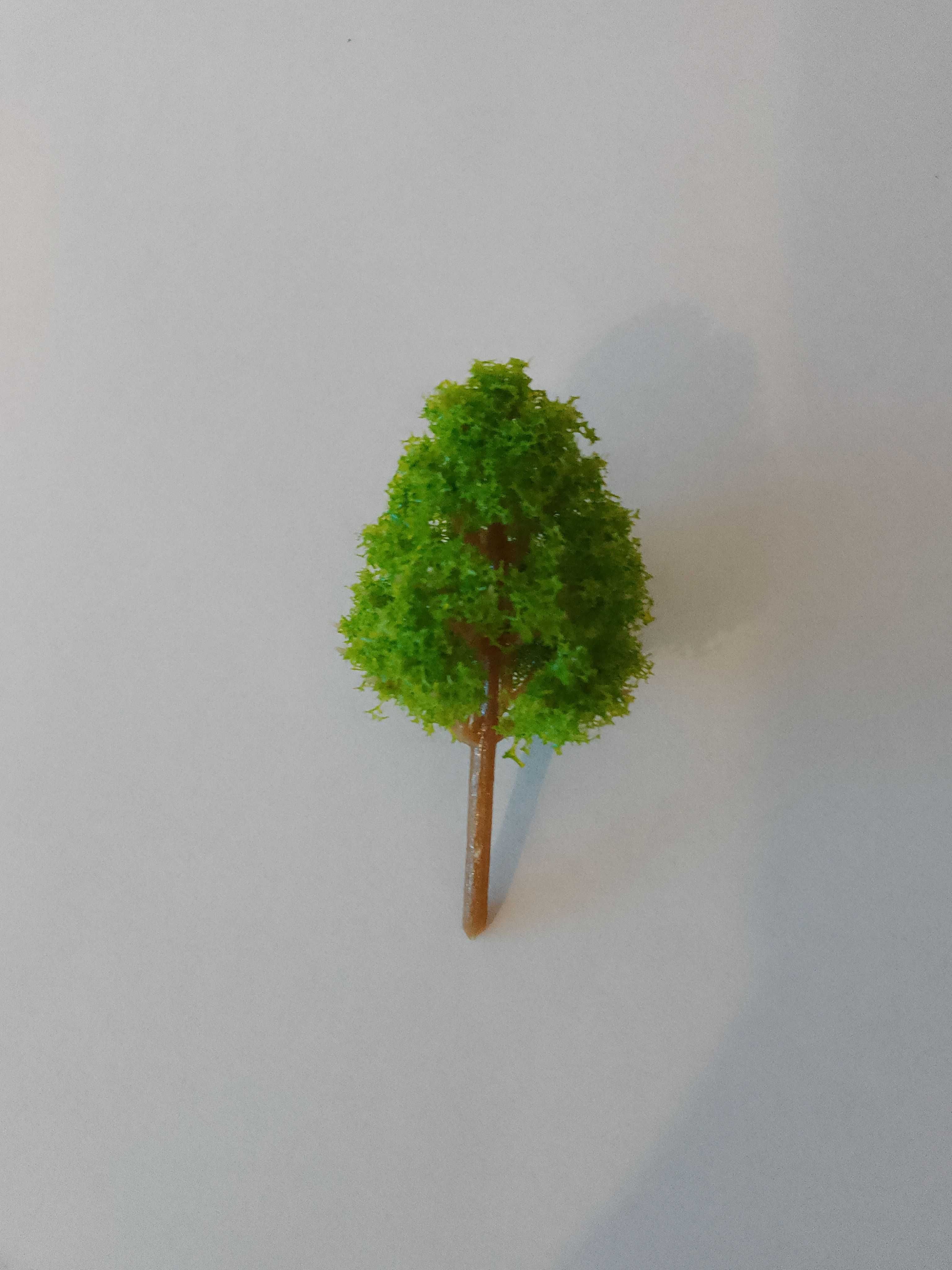 drzewa na makietę lub dioramę nowe wysokość 7 cm.-10 sztuk