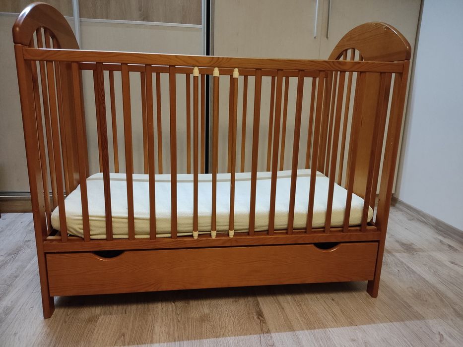 Łóżko niemowlęce