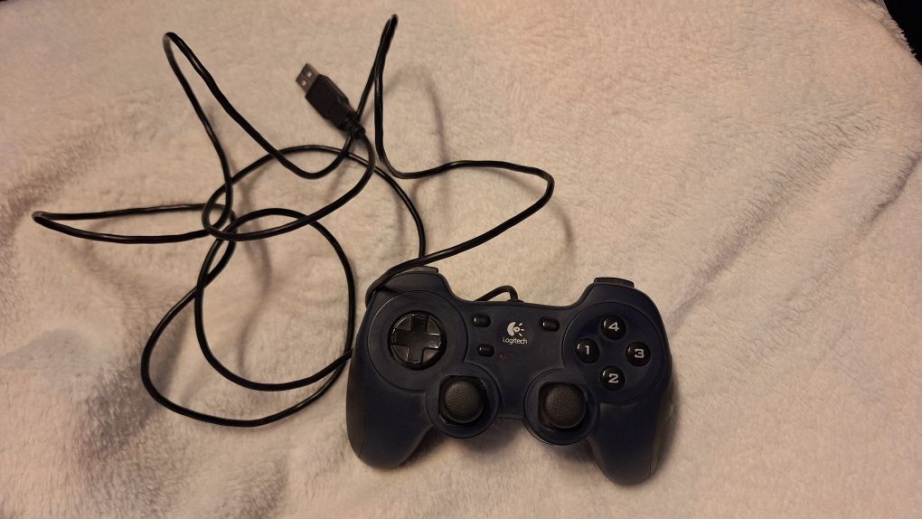Pad logitech dual action