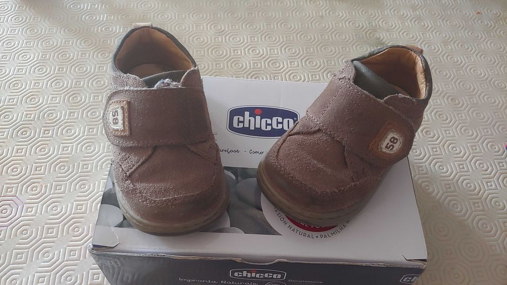 Sapatos chicco cor taupe. Tamanho 19
