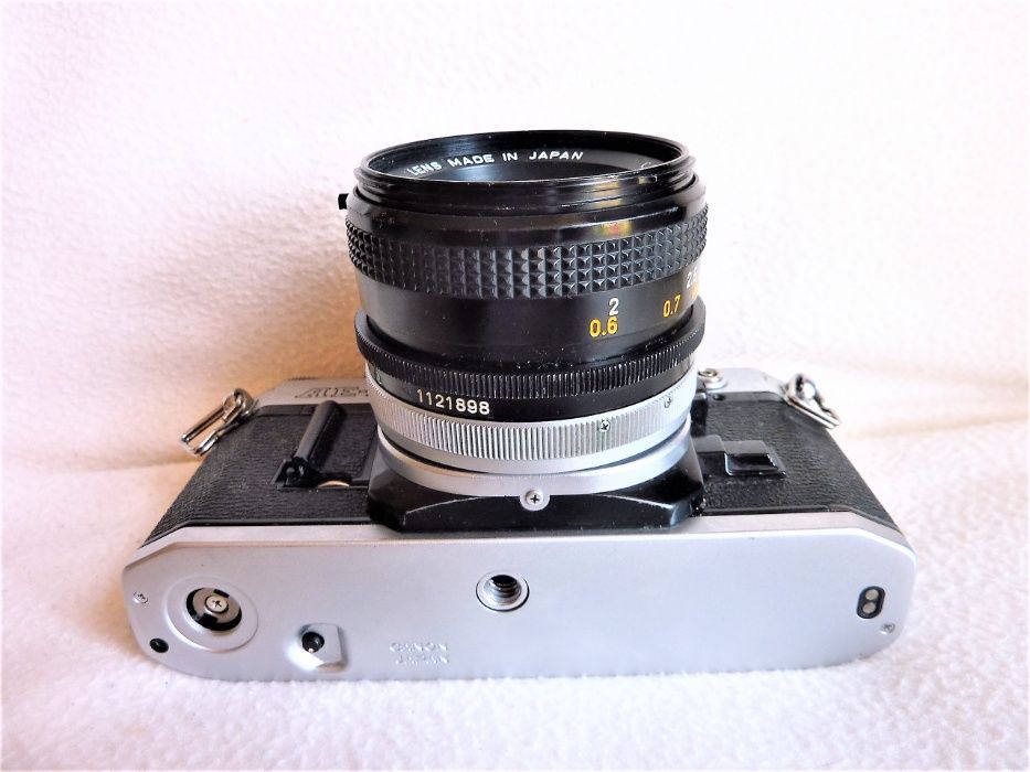 Aparat analogowy Canon AE-1 Obiektyw Canon Lens FD 50mm 1:1.8 lata 80