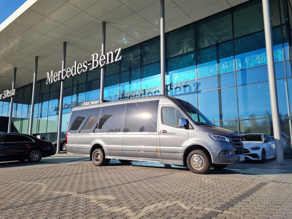 Przewóz osób transfery lotniskowe firmowe VIP - NOWE Mercedes Audi BMW