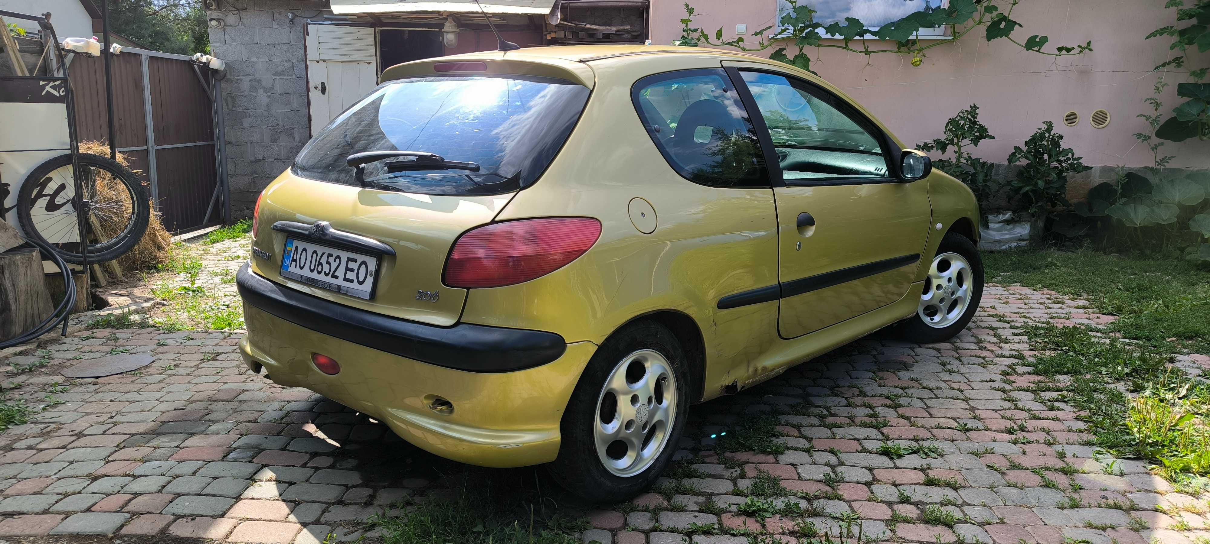 peogeot 206 1.4 бензин