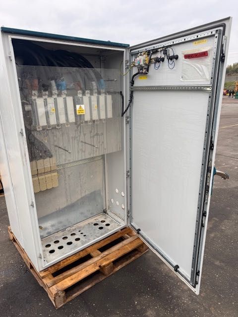 SZAFA sterującą elektryczna ze stycznikami nc2-630/4