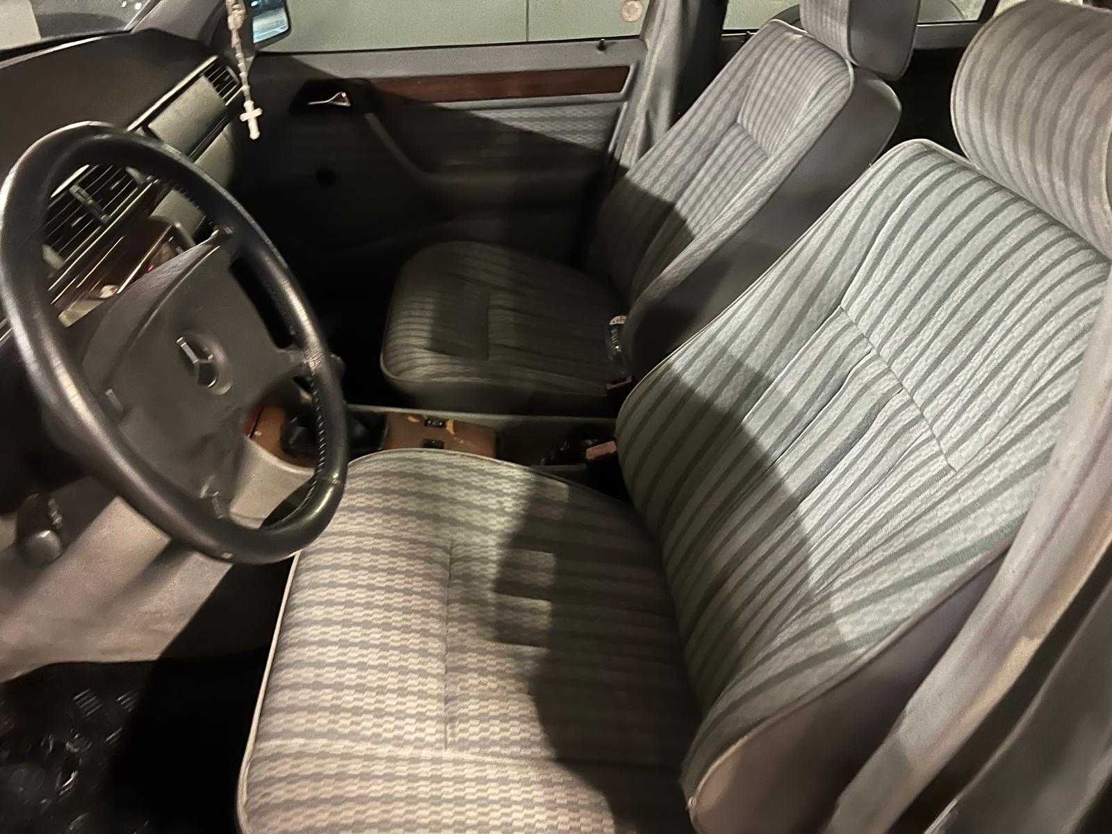 Mercedes-Benz 250 TD