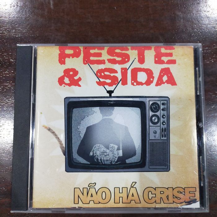 Peste & Sida - Não há crise