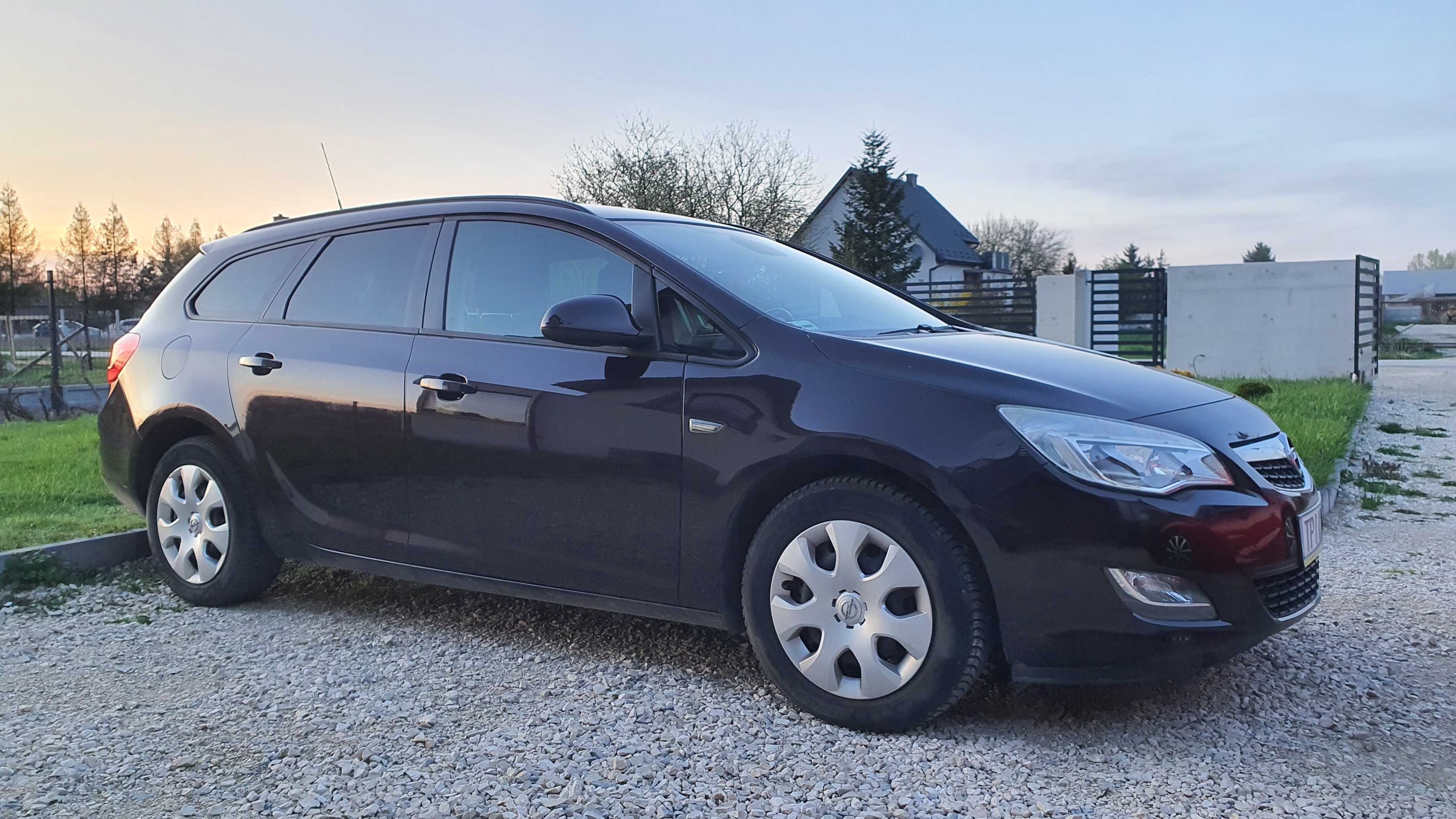 Opel Astra J Sports Tourer 1.4 Turbo 120KM 88kW LPG