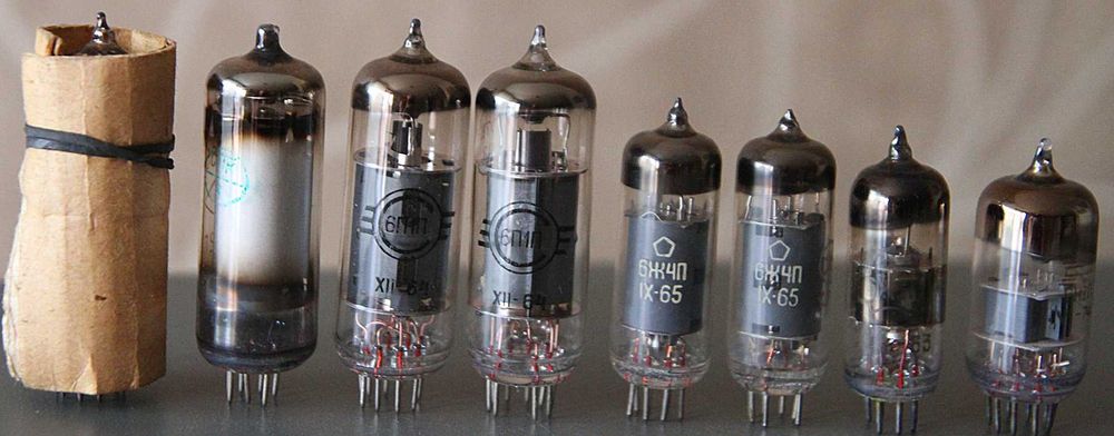 Радіо-Теле лампи/Радио-Лампы,конденсаторы.