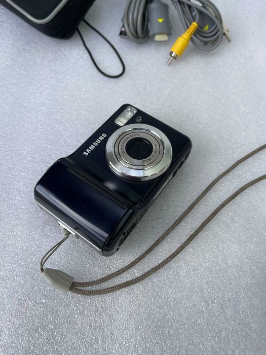фотокамера Samsung S830.