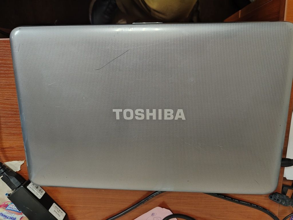 Продам ноутбук Toshiba Satelite L855 i3-3120m/4Gb/SSD256