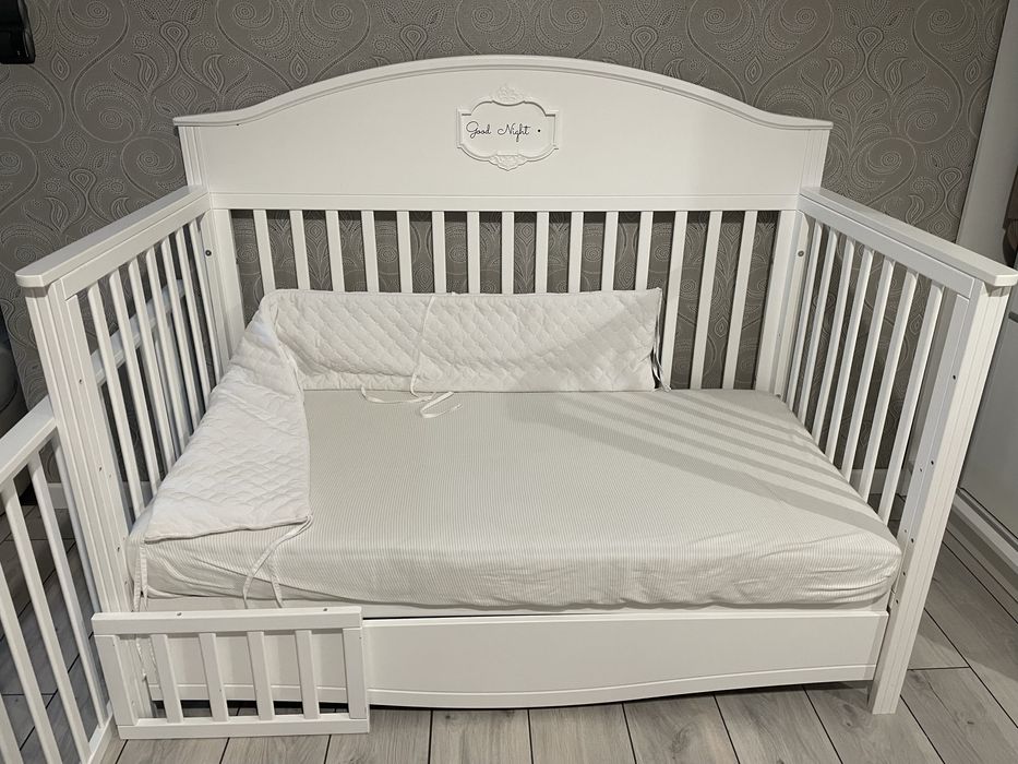 Łóżeczko dziecięce Bellamy Goodnight SNOW białe 140x70 z funkcja sofy