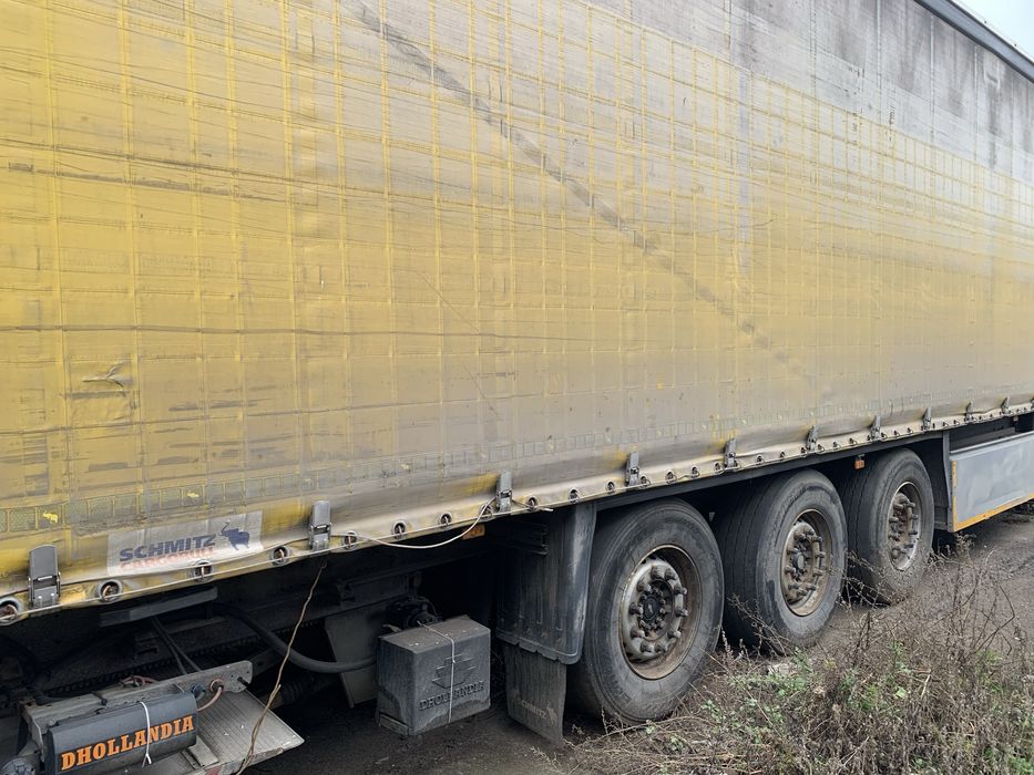 Тягач плюс напівпричеп