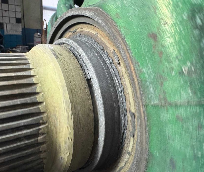 Кулаки поворотні трактора John Deere R135865  Відновлення, реставрація