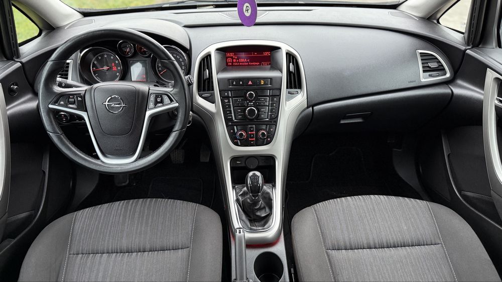 Opel Astra J 1.6 16v Benzyna 2011r z Niemiec