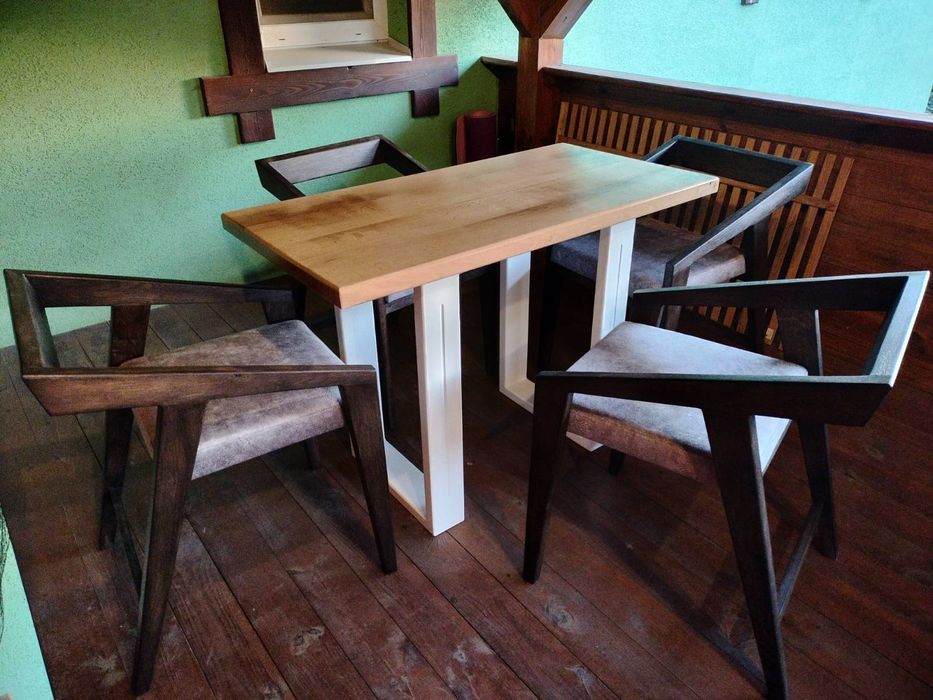 Стільці з дуба з м'яким сидінням