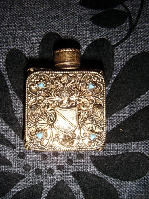 Perfumetka - flakonik na perfumy