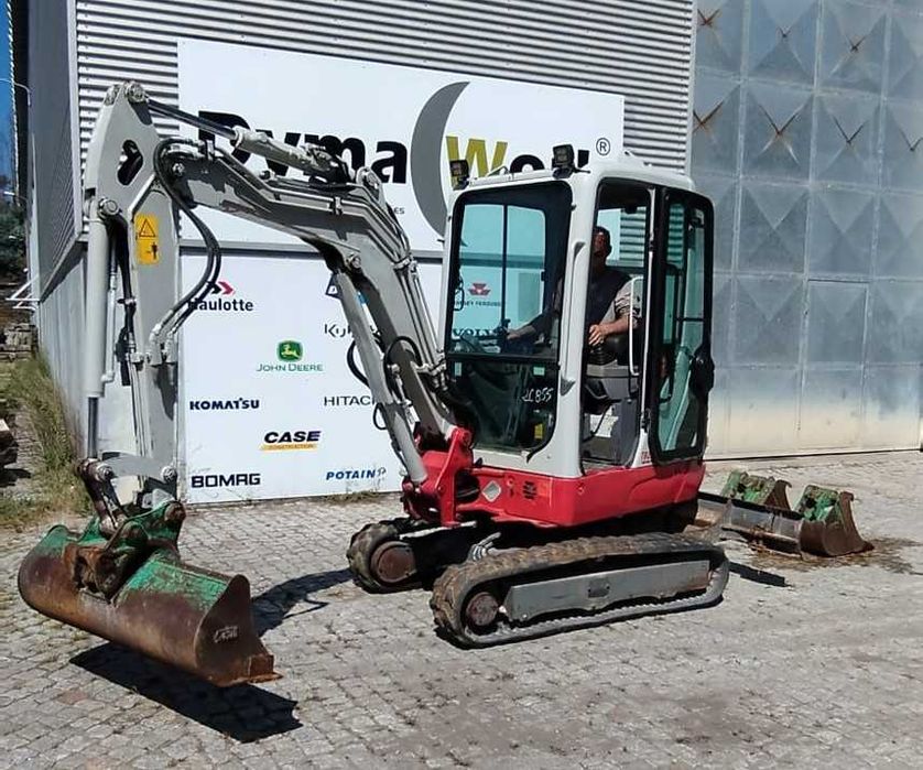 Minigiratória de rastos Takeuchi TB225