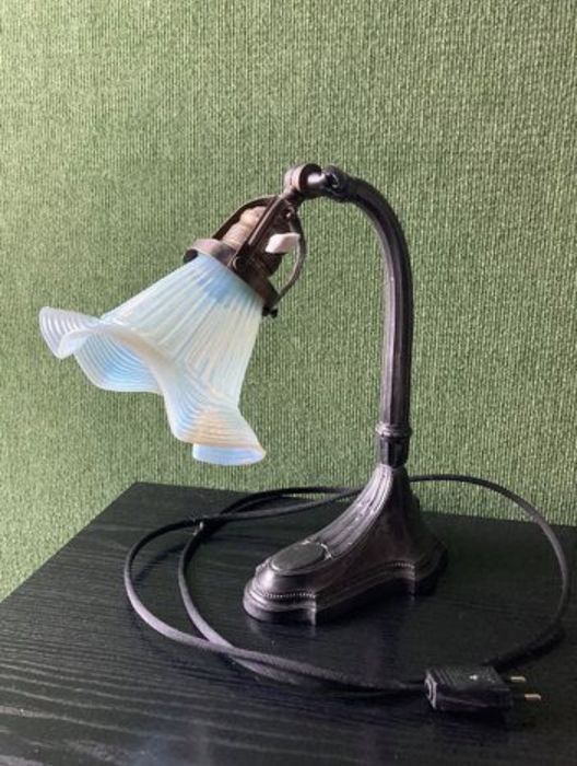 Przedwojenny opalizujący stary klosz do lampy secesja klosik tulipan