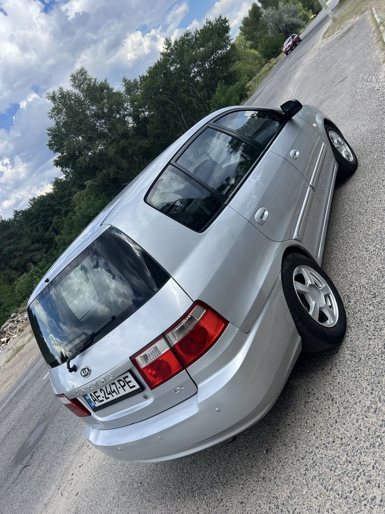 Продам Kia karens 2.0