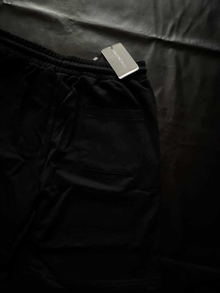 Шорти Balenciaga