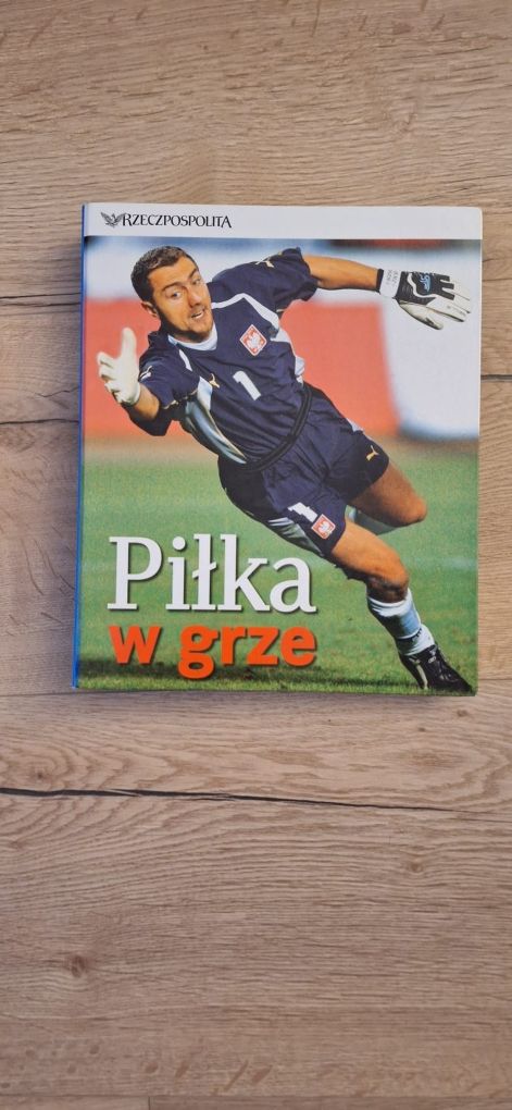 Kolekcja czasopism Rzeczpospolita Piłka w grze z segregatorem